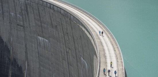 Jak aplikovat kybernetiku v moderním průmyslu